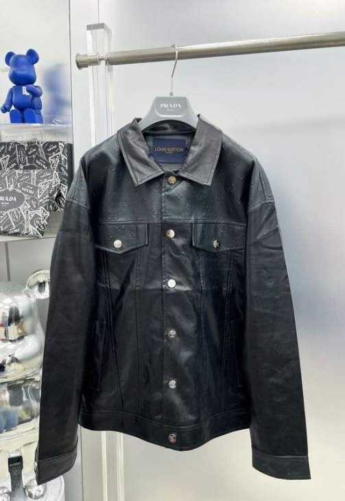 Picture of Louis Vuitton Jackets _SKULVM-3XLxetr7231865